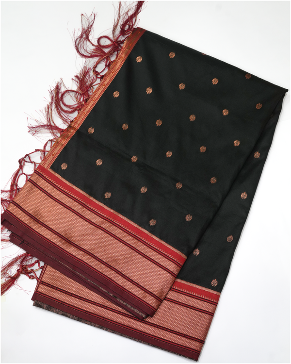 The Sovereign Contrast: Black and Red Paithani