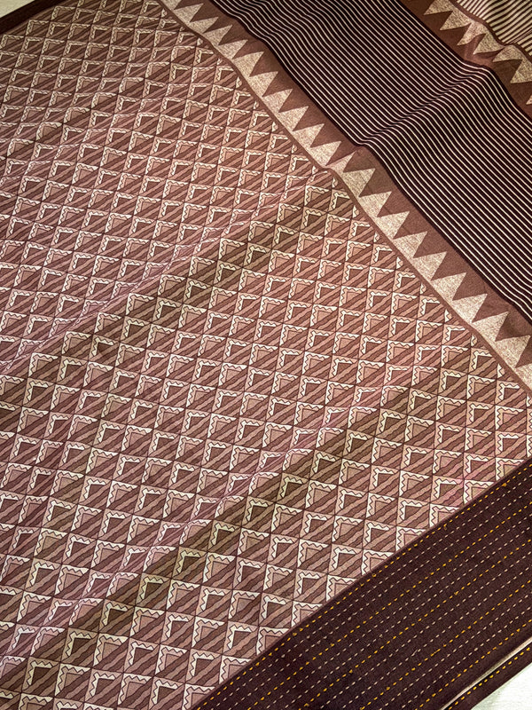 The Dhriti Riva: Earthy Fawn & Chocolate Brown Linen Saree