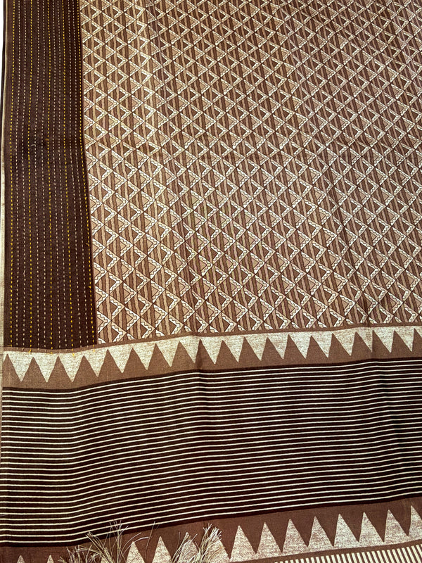 The Dhriti Riva: Earthy Fawn & Chocolate Brown Linen Saree