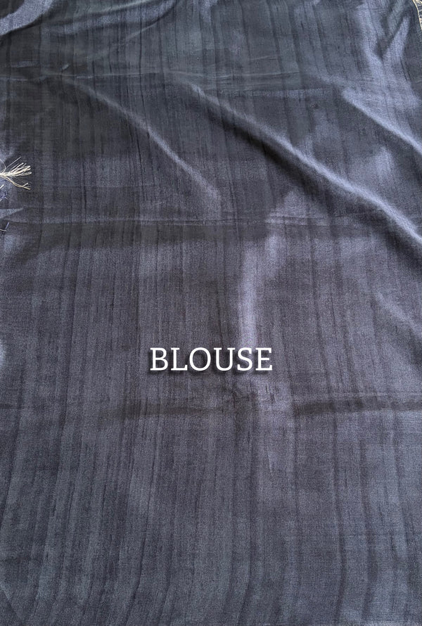 The Slate Lattice: Mineral Grey Pure Linen Saree with Geometric Weave & Temple Pallu