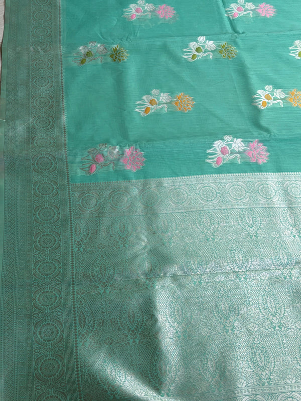 Serenity in sea green. 🌊🍃