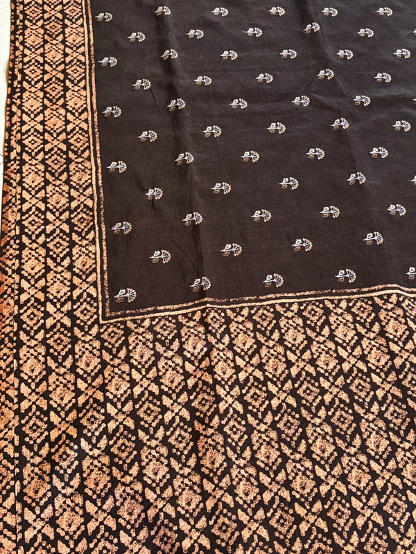 Coffee brown linen saree: The new neutral.