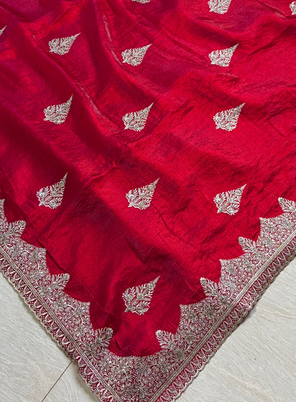 The Royal Raspberry: Deep Pink Silk Saree with Scalloped Zari Embroidery