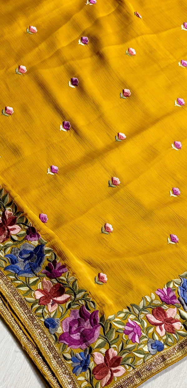Sunny with a side of flowers.🟡